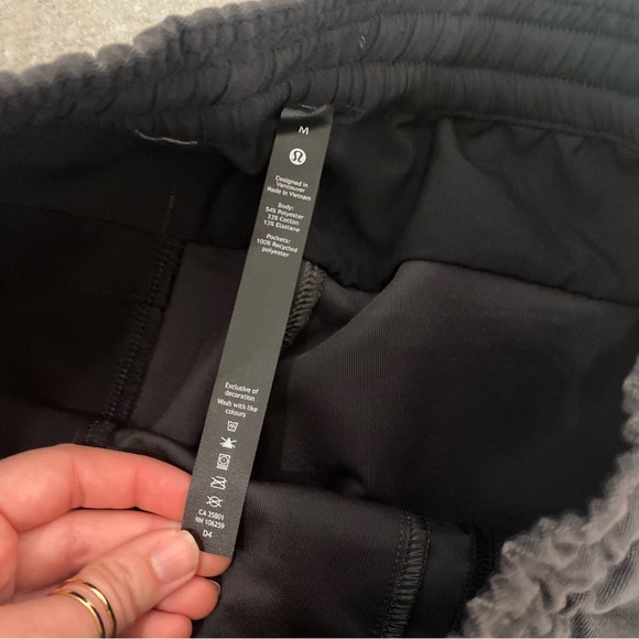 Lululemon Men's grey Bowline *Utilitech 30" Pants - Picture 4 of 6